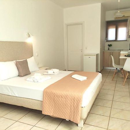 # 6 Giorgos & Chara Apartments Nea Kydonia Extérieur photo