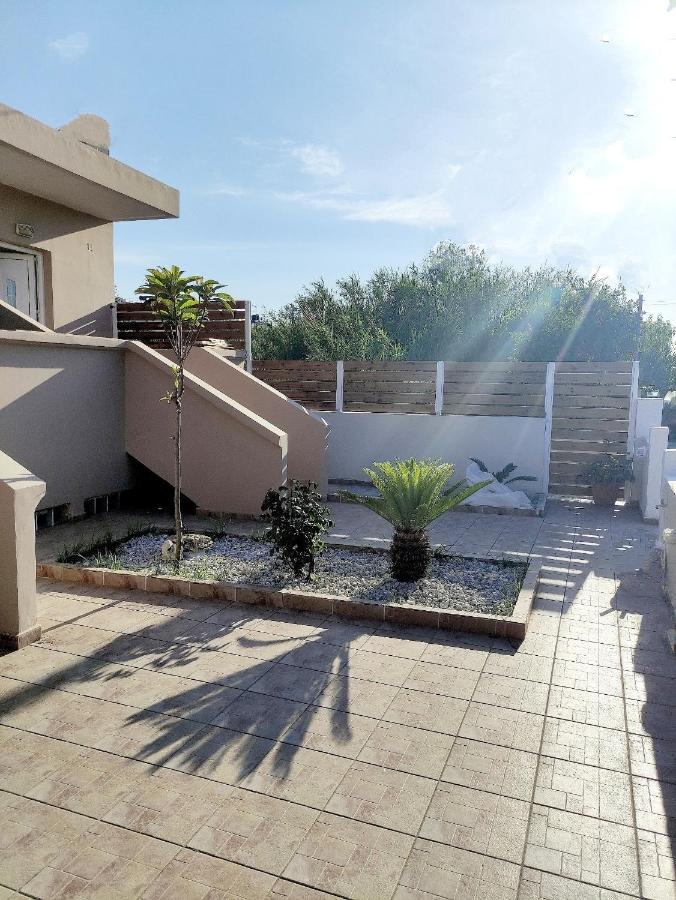 # 6 Giorgos & Chara Apartments Nea Kydonia Extérieur photo